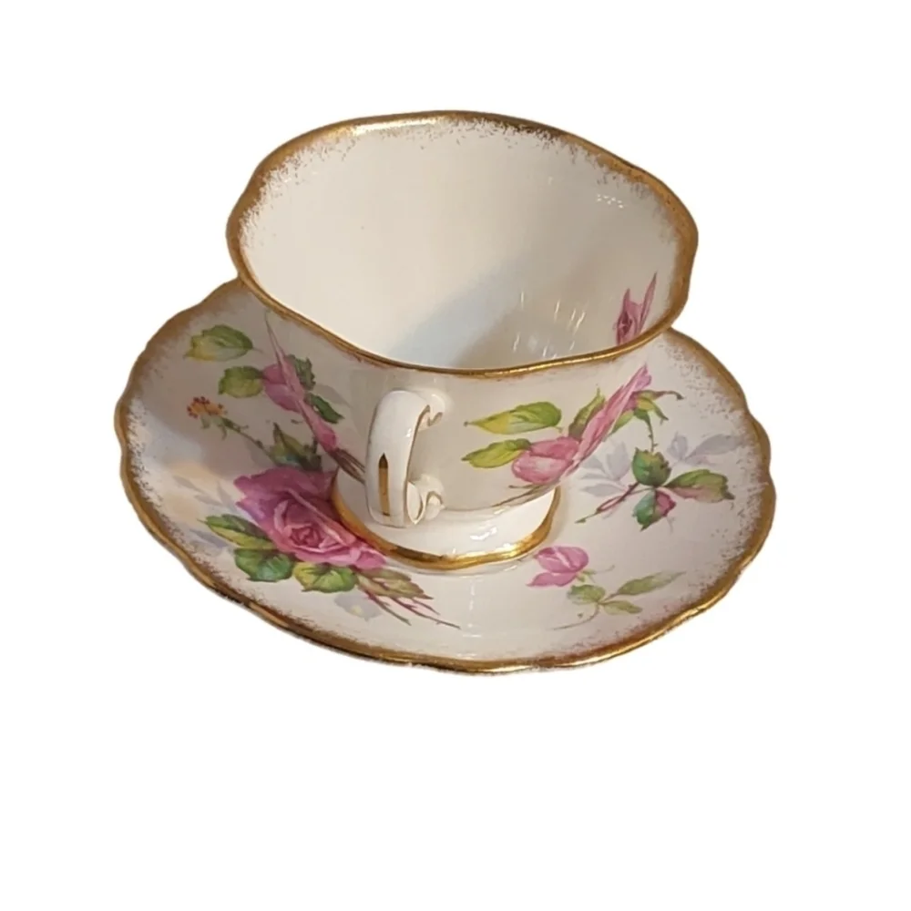 ROYAL  STAFFORD BERKELEY ROSE FINE‎ BONE CHINA  TEA CUP